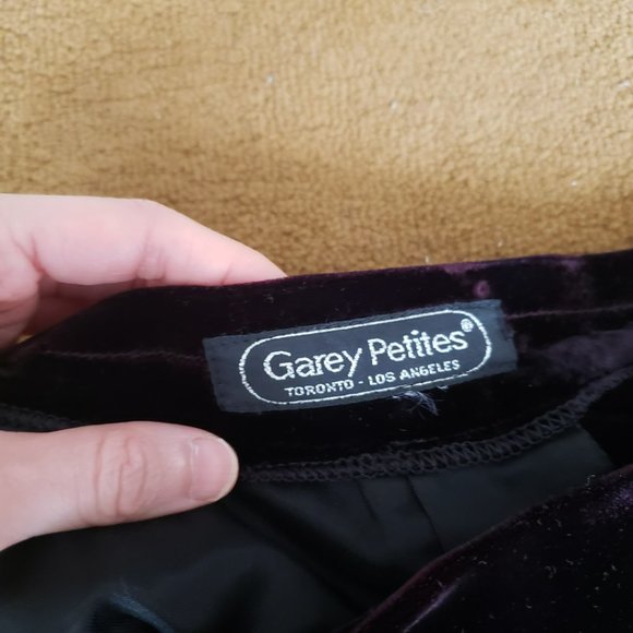 Black Velvet Mini Skirt with Slit - Picture 6 of 7